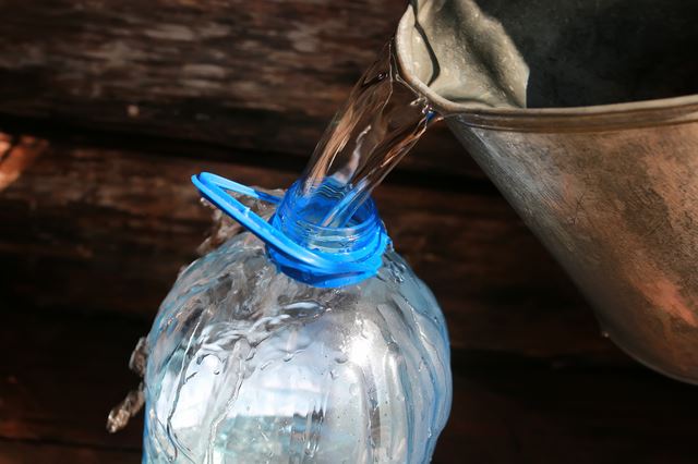 自然界から飲料水を得る方法は？