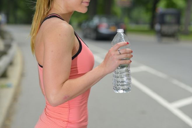 健康志向の人の中には水素水に注目する人も増えている