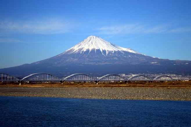 ウォーターサーバーの水は富士山麓など名水の産地の地下水を利用していることが多い