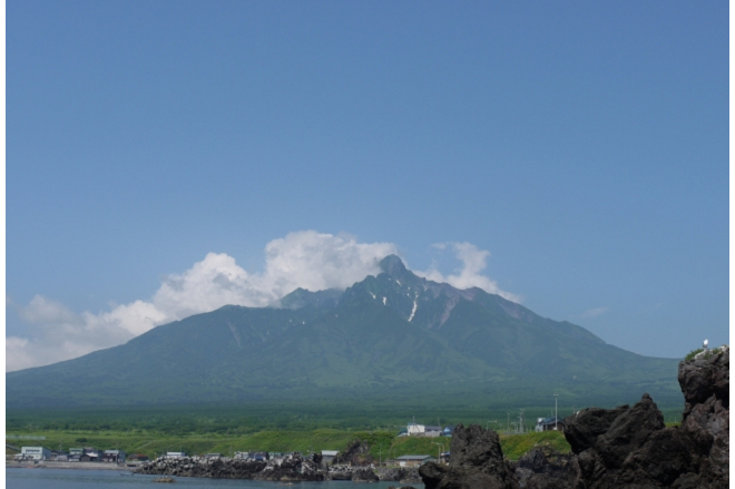 登山客にも人気の「利尻富士」の麓からは名水が湧き出る