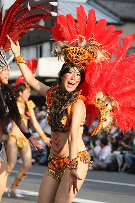 写真 ヘソ出し美人日本人女性が続々登場 衣装代は万円の人も Newsポストセブン Part 2 写真 ヘソ出し美人日本人女性が続々登場 衣装代は万円の人も Newsポストセブン Part 2