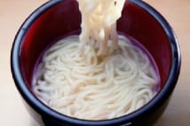 名店の釜あげうどん、五目ご飯、牛すじを料理誌元編集長紹介