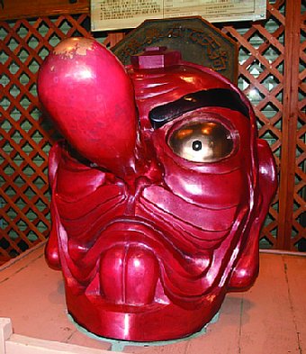 天狗山の「花撫で天狗さん」