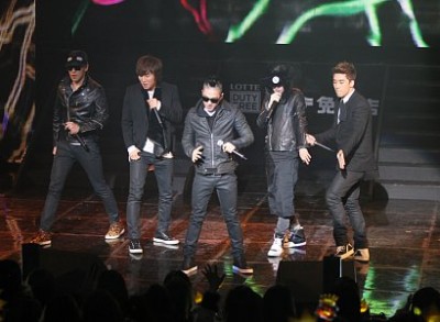 ソウルでファンイベントを行うBIGBANG