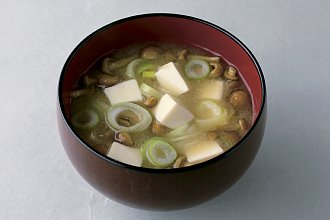 彦摩呂絶賛のみそ汁 なめこ 豆腐 ねぎで 黄金トリオや Newsポストセブン