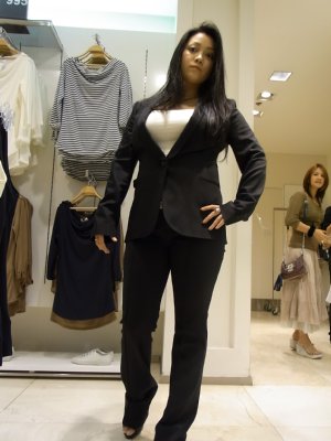 購入したスーツは上下2万円弱