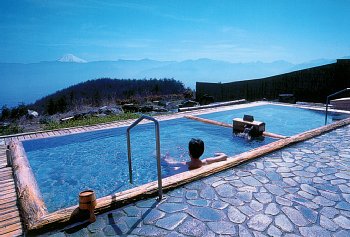 富士山が見える絶景の「ほったらかし温泉」