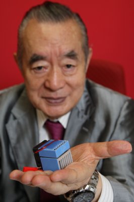 超節電エアコンを開発したドクター・中松氏