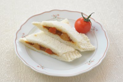 残り物のカレーで「カレーポケットサンド」