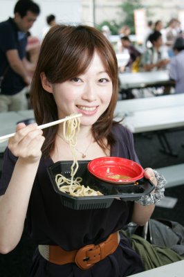 テレビでおなじみ“ラーメン女子大生”の亜紀さん（23歳）