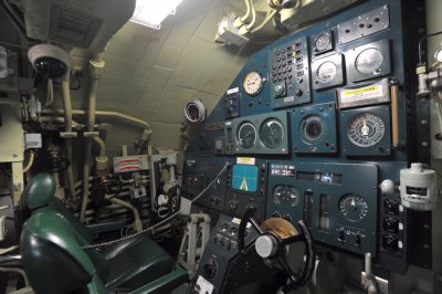 巨大潜水艦「あきしお」の操舵室