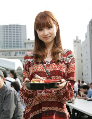 横浜からつけ麺を食べにきた彩女さん（22歳）