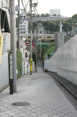 新助坂（新宿区南元町）