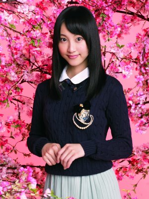 Akbカレンダー選抜4 桜の花びらたちが咲く頃の松井玲奈 Newsポストセブン