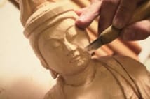 仏像彫刻師が修業の大変さ語る「男の子にはキツイようです」