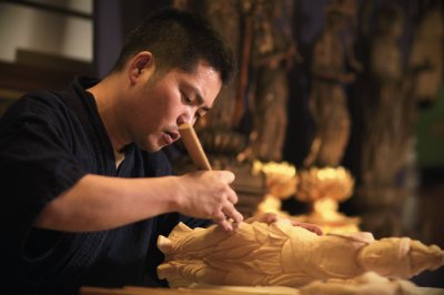 仏像彫刻師・須藤隆さん