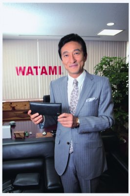 入る 定期的 アコー 芸能人 財布 エルメス 手を差し伸べる フリッパー 我慢する