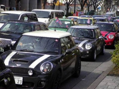 東京・表参道周辺に集結したMINI