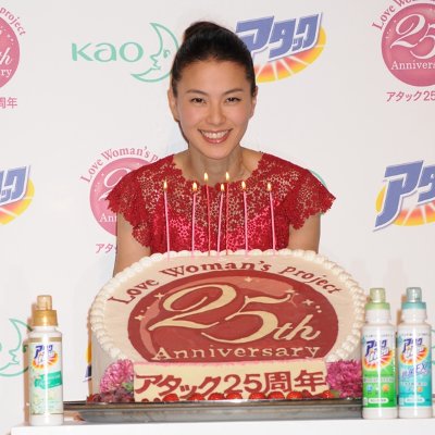 この女優スマイルと主婦している姿（想像）に、違和感がないのが江角の“女の力量”か