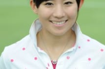 ファッション業界も注目する19歳の美女プロゴルファーの笑顔