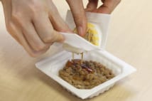 容器リニューアルで販売数3倍に “パキッ!とたれ”の納豆