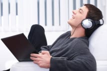 別世界の音楽ライフへと誘う高級ヘッドホンの魅力を紹介!