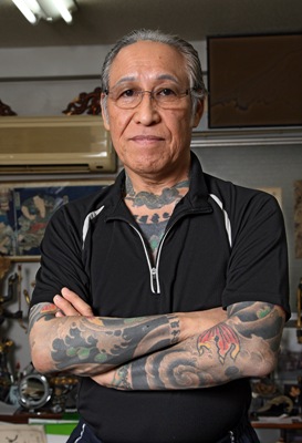 66歳伝説の彫師 見せ歩くタトゥーブームに「刺青とは別物」｜NEWS