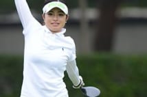 美人ゴルファー望月綾乃 「無名の新人でも問い合わせ殺到」