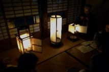暗闇イベントに長蛇の列 デジタル時代とのギャップで人気か