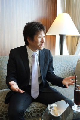 年200日は出張と超多忙ではあるが「今、すごく元気です」