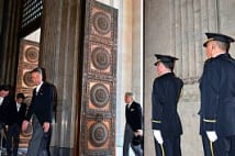 約4000人いる国会職員 国家公務員法の適用を受けない特別職