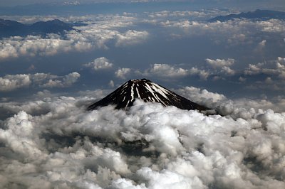 標高4000m近い高峰だけに高山病リスクも高い