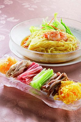 冷やし中華「元祖」の1つ仙台・龍亭の涼拌麺