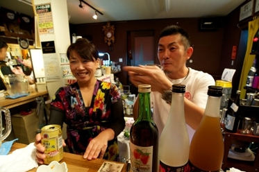 「酒屋の3代目として酒を売るだけでなく地元のために何かやりたかった」（傍士範靖さん）