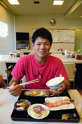 「いつもがっつり食べる」という中日・高橋周平選手