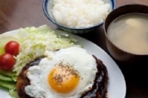 ハンバーグ定食は和食？