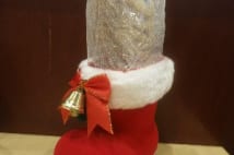 お菓子を詰めるXmasブーツ 日本発祥の地・草津の老舗を直撃