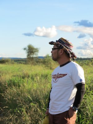 昨年「どうでしょう」新作で訪れたアフリカの大地に佇む藤村氏