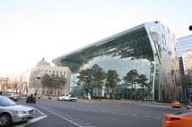 ソウル市庁舎(愛称ツナミ)設計者「そう見えるのが醍醐味」