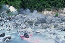 毒ガス温泉入浴のカメラマン 「本物の極楽に行ける」と感想