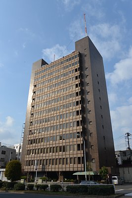 朝鮮出版会館の屋上には巨大なアンテナも