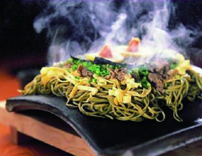 山口の『元祖瓦そば たかせ本館』の亙そば