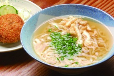 徳島の船本うどん本店のなるちゅるうどん(350円）