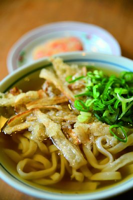 福岡・かろのうろんの「ごぼう天うろん」