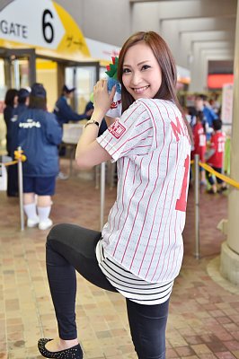 現在増殖中のカープ女子（Mさん。22歳）