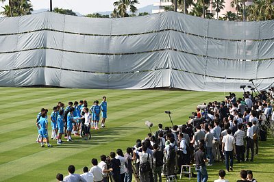 サッカー日本代表の「鉄のカーテン」
