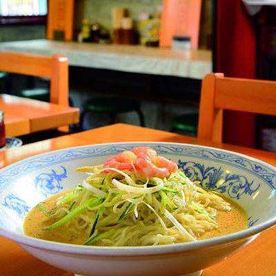 『中国ラーメン　揚州商人 新橋店』の「黄金雲丹冷し麺」