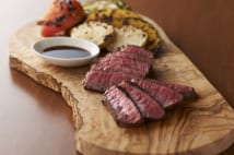 肉の部位によっても熟成法は変わる(写真は「旬熟成」のランプ)
