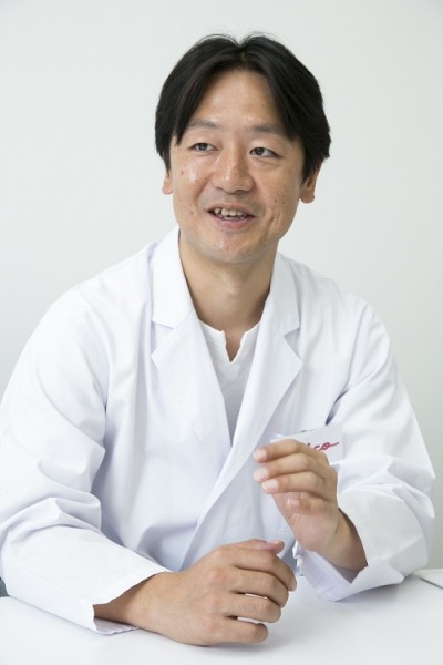 グリコ乳業　商品開発研究所　乳酸菌研究グループリーダーの西嶋智彦さん