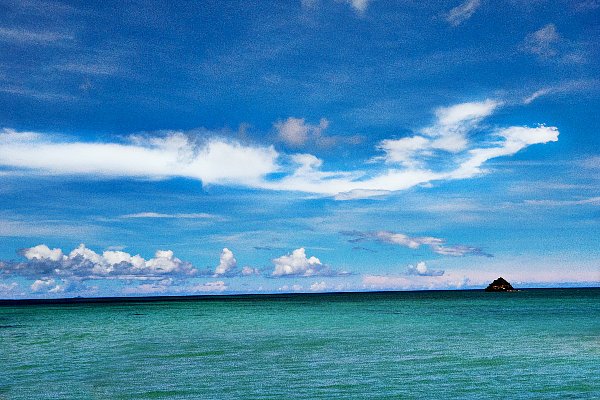 青空に舞い上がる雲龍「ブルードラゴン」